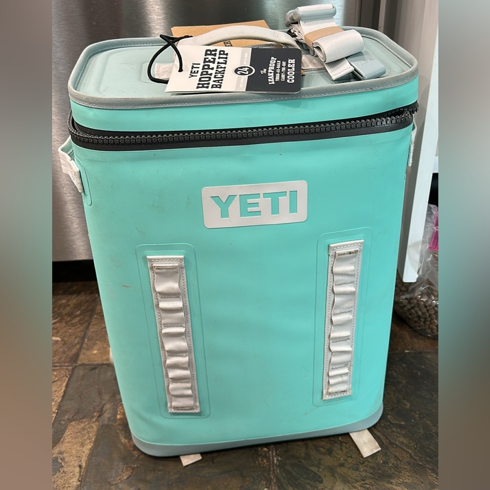 YETI Hopper Backflip 24